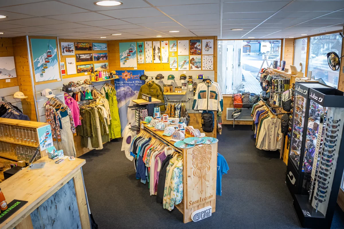le concept store mix de matériel soigneusement choisi et de spot à boones vibes d'apres ski