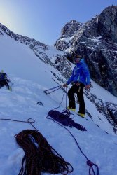 Ben prepare the abseil of La Voûte