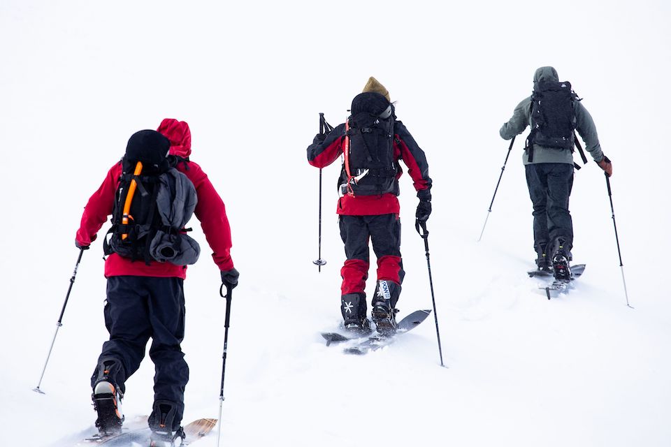 La montée, c'est le plaisir d'un effort régulier, à un rythme que le guide adapte à votre condition physique