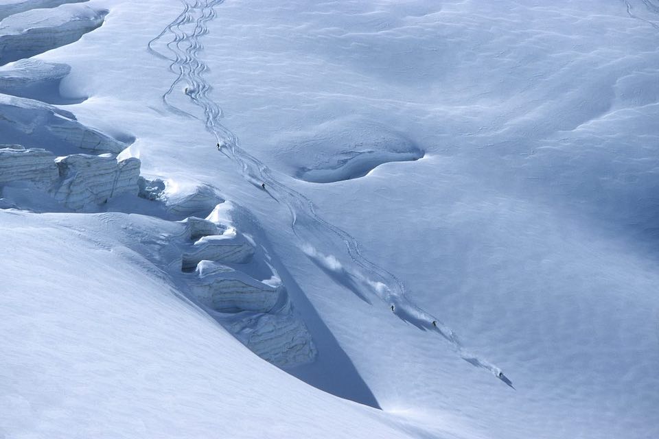 Il suffit de suivre les guides en respectant les consignes de sécurité. Les guides vont trouvés les meilleurs lignes hors-pistes.
