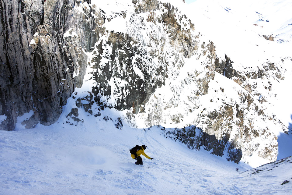 Le couloir de la Banane à La Grave est idéal pour découvrir la pente raide et se tester ou progresser au niveau technique et mental avec l'aide des coachs Snowlegend 