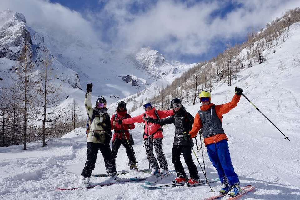 Que du Bonheur après une belle descente freeride avec guide Snowlegend ! Retour à P1 pour retrouver le téléphérique de La Grave - La Meije 